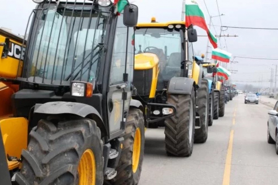 Протест на зърнопроизводители от Югоизточна България ще затрудни движението по важни пътни артерии в Ямболска и Сливенска области. Не се очаква блокиране...