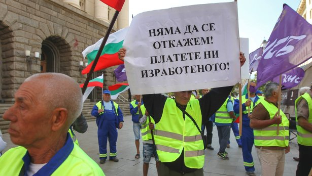 Шуменската пътностроителна фирма „Автомагистрали - Черно море“ организира протестни действия в сряда (13 април), защото Народното събрание се бави с решението...