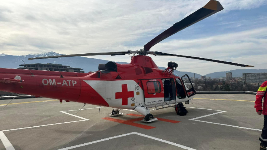 Първият ни медицински хеликоптер ще има готовност да участва в мисии най-рано в началото на май. Пилотите, които ще изпълняват HEMS мисии, все още не се...
