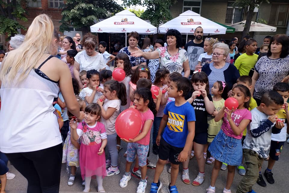 Пъстър детски празник весели днес най-малките жители на община Болярово по случай 1 юни - Международния ден на детето. Малчуганите пяха, танцуваха и...