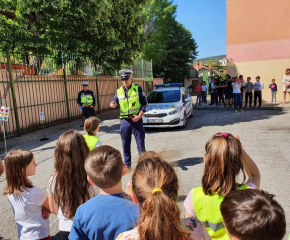  Пътна полиция в Сливен обучава малчуганите по безопасно поведени на пътя