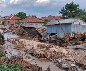 Раздават ваучери за електроуреди на пострадалите от наводненията в карловските села
