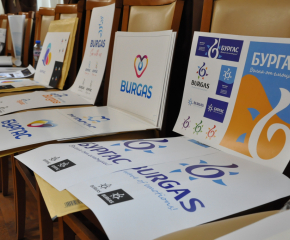 Разгледаха творбите на 53 автора за туристическо лого на Бургас