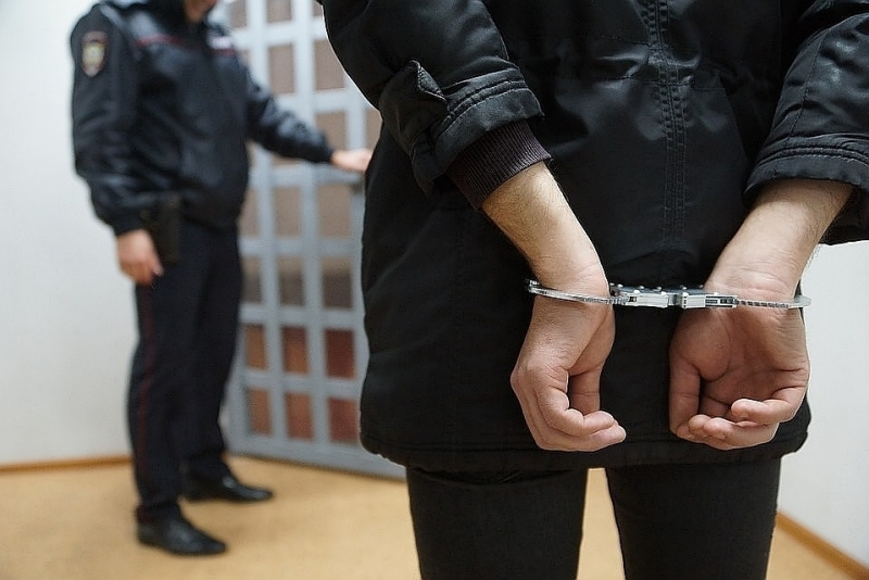 Извършители на грабежи са задържани от полицията в Сливен при специализирана операция. 
Полицейските служители започват работа по три сигнала за грабежи,...
