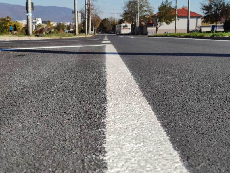 Община Сливен продължава поетапните ремонти и изкърпване на уличната пътна мрежа в планинската част, града и населените места.  До момента е извършено...
