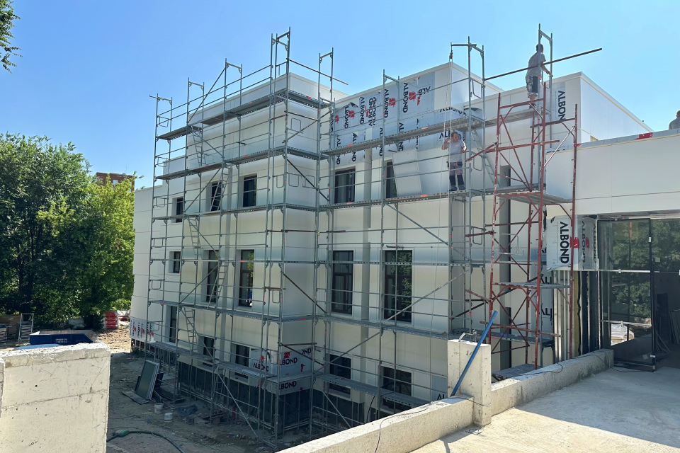 Дейностите по основния ремонт на Младежки културен център „Георги Братанов“ в Ямбол напредват и линейният график на строителството се спазва.
В момента...