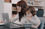 Родители на деца до 12 години минават на работа от разстояние