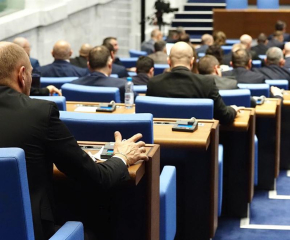 Рокади в съставите на всички парламентарни комисии