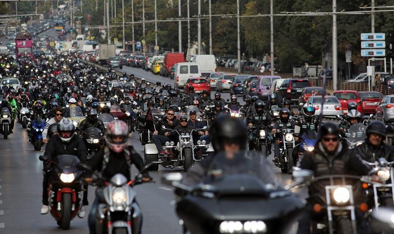 Хиляди мотористи излизат на протест в пред Народното събрание във вторник, очаква се те да внесат исканията си в парламента. 
Мотористите настояват за...