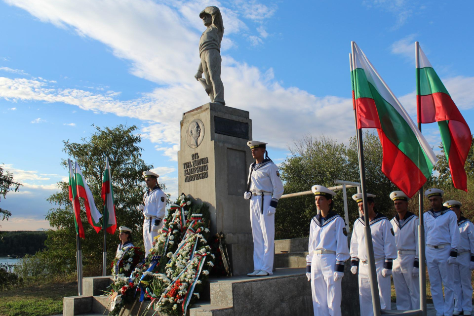 С поредица от инициативи Военноморските сили (ВМС) на България ще отбележат 146-ата годишнина от основаването си в Русе. Това съобщиха от областната и...
