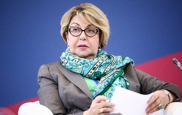 Посланикът на Русия у нас Н. Пр. Елеонора Митрофанова е била поканена да се яви в МВнР.  Това съобщи на брифинг в Министерския съвет началникът на кабинета...