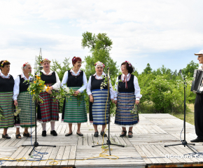 Самодейци от пенсионерски клубове от община Сливен отбелязаха с концерт Еньовден
