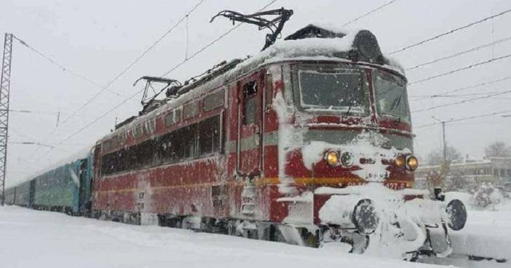 От БДЖ информират, че в понеделник няма да се движат влакове между гарите Шумен и Комунари, между Карнобат и Варна, Самуил- Силистра и Люляково-Дъскотна...