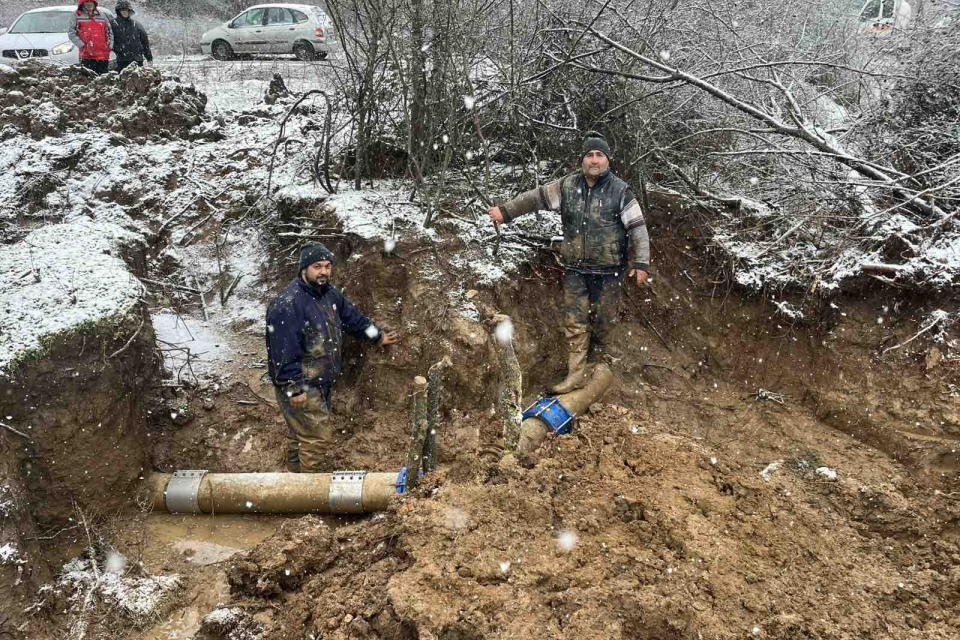 Шести ден най-голямото населено място на община Болярово, село Стефан Караджово е с прекъснато водоснабдяване. Причината за безводието е голяма авария...