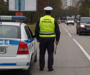 Шофьор без книжка опита да избяга от полицейска проверка в Сливен