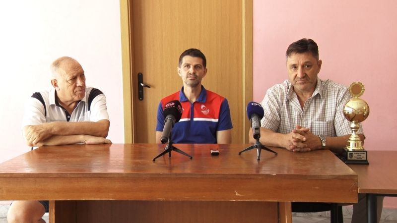 Ръководството на „Сливен баскет“ даде пресконференция, на която обобщи как е протекъл сезонът за клуба. Председателят Радомир Стоянов отчете, че за една...