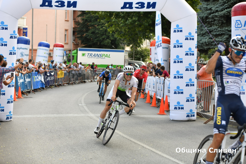 Сливен посрещна състезателите в 67-ата Международна колоездачна обиколка на България. Градът под Сините камъни е домакин на третия етап от състезанието....