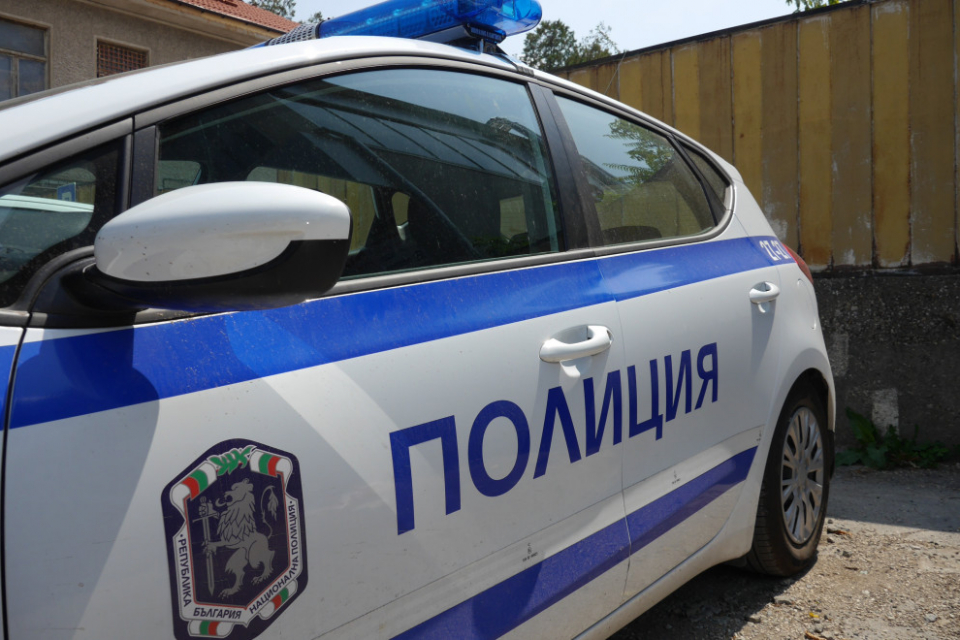 Криминалисти на участък „Запад“ при РУ-Сливен задържаха извършители на грабеж. Вчера, при специализирана полицейска операция в град Кермен, са задържани
С.П.(24г.)...