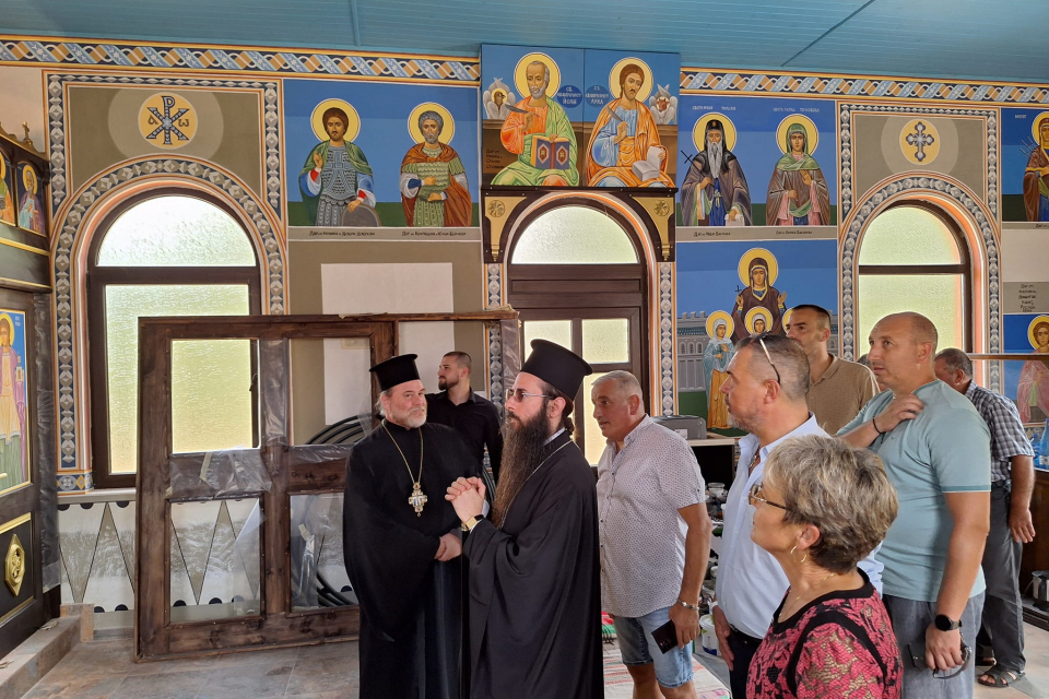 Сливенската Света митрополия ще подпомогне довършването на новия храм в село Симеоново, община Тунджа, със сума от четиридесет хиляди лева. С това се ангажира...