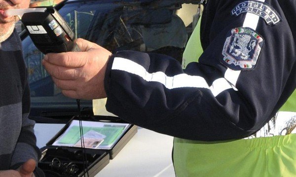 Сливенски полицаи задържаха 30-годишна жена от Ямбол, шофирала по магистрала „Тракия“ след употреба на алкохол много над допустимото.
В четвъртък сутрин,...