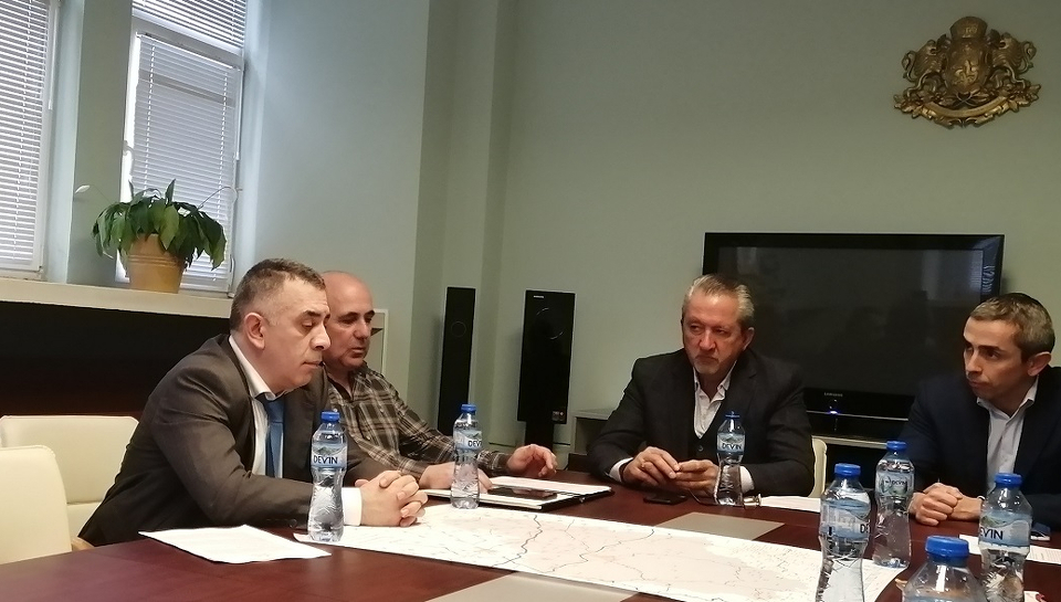 Четирите общини в област Сливен нямат искания за промяна в действащата схема на републиканската пътна мрежа на територията на областта, за която се плаща...