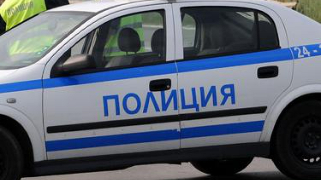 Вечерта на 20 декември на пътя, в близост до село Межда, полицейски екип установил товарен автомобил „Пежо Партнер“, обявен за общодържавно издирване от...