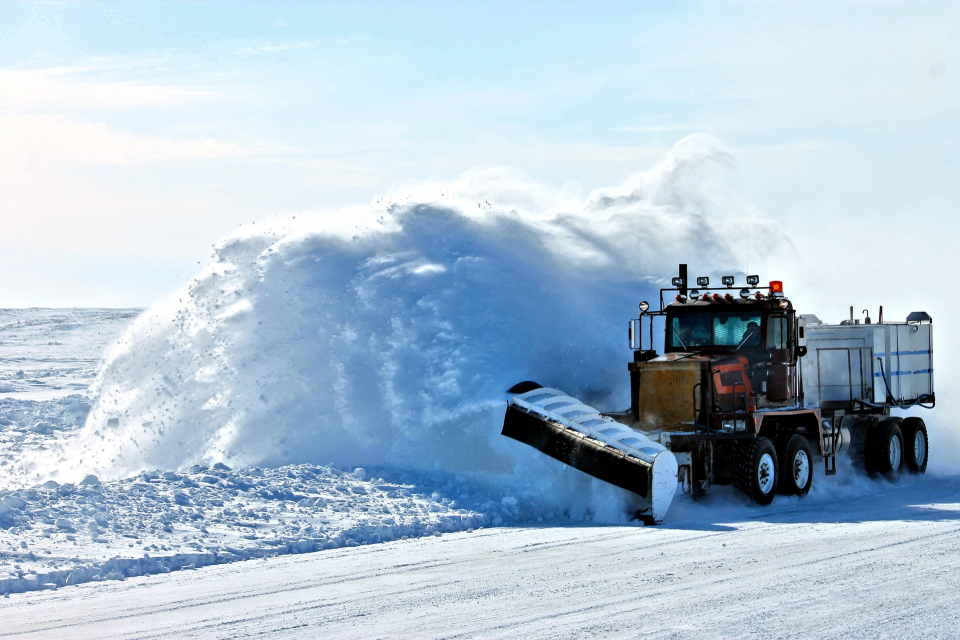 Временно се ограничава движението по II-48 Омуртаг - Котел за МПС с тегло над 12 т поради обилен снеговалеж, съобщават от Агенция "Пътна инфраструктура"....