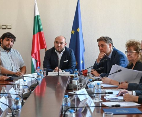 Спират достъпа на имотната мафия до нотариалните актове на хората