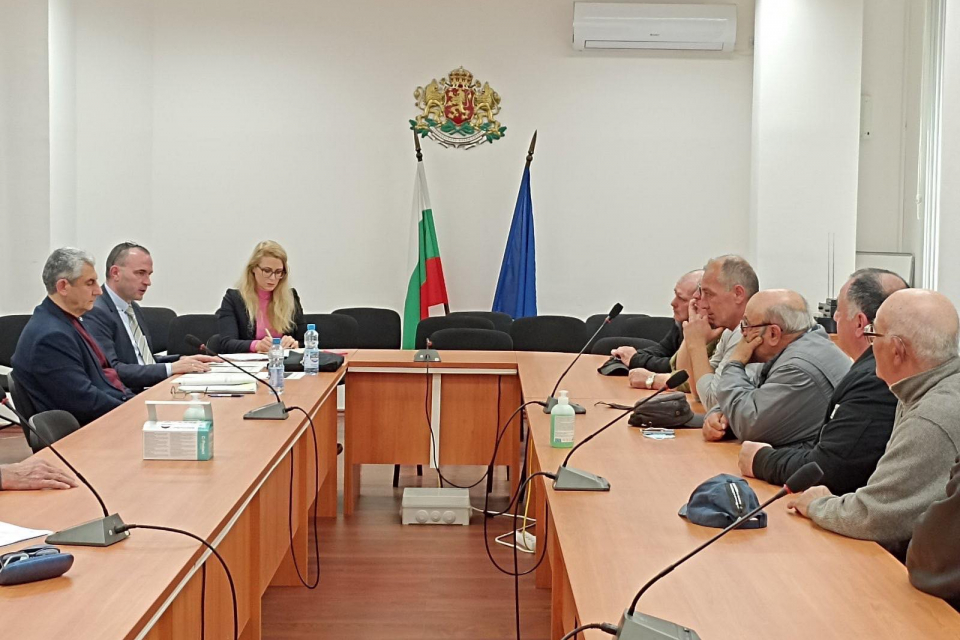 В Областна администрация Ямбол, се състоя среща между заместник областния управител Биляна Кавалджиева, заместик изпълнителния директор на Държавно предприятие...