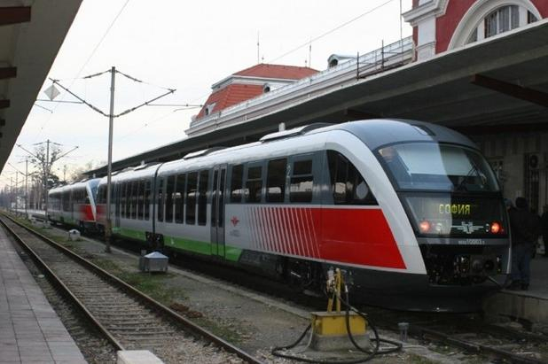 Частично е било изключено напрежението в контактната мрежа на Централна гара София, съобщиха от пресцентъра на Български държавни железници. Повредата...