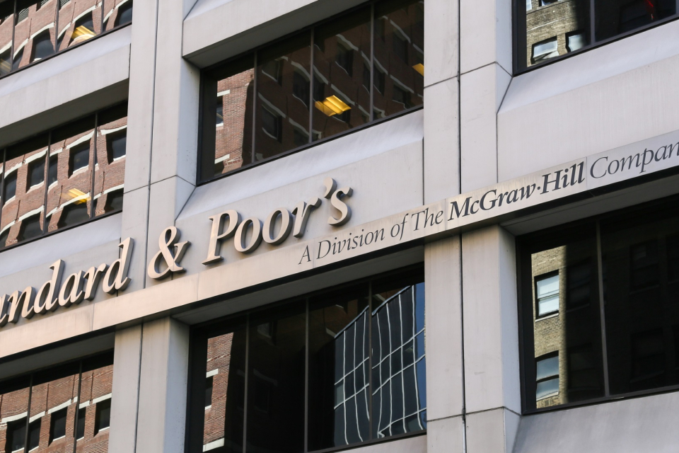 Рейтинговата агенция S&P Global Ratings ("Стандарт енд Пуърс Глоубъл рейтингс") повиши дългосрочния суверенен кредитен рейтинг на България от "BBB" на...