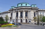 Студенти на протест срещу повишаването на таксите за платено обучение