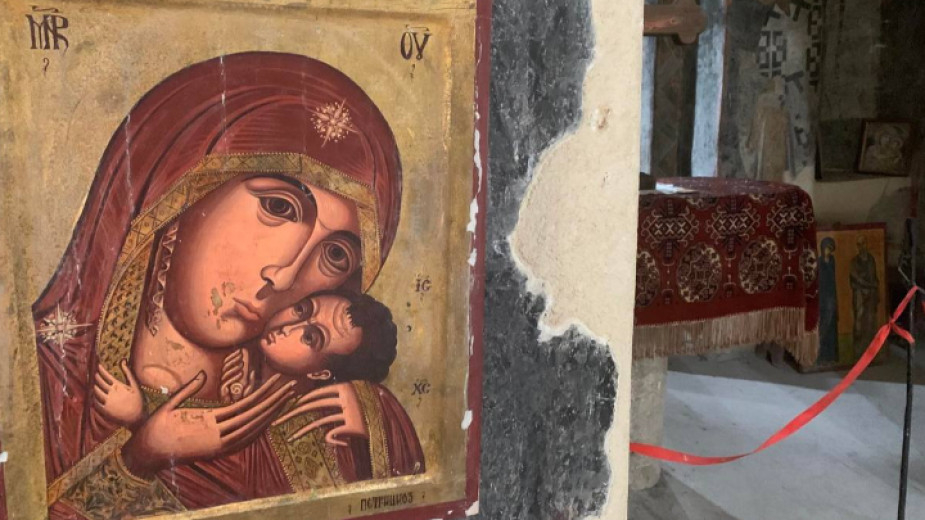 Днес, на Светли вторник, отдаваме почит на Света Богородица. Седмицата се нарича Светла, защото Възкресението на Христос донася просветление за всички...