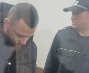 Съдът в Средец остави в ареста мъжа, опитал да превози нелегални мигранти с линейка