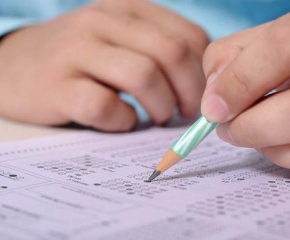 Тест по математика за десетокласниците в 1022 български училища