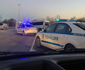 Тежко пострадал полицай при катастрофа с кола с мигранти в София