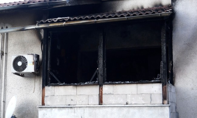 Общо 72 пожара са ликвидирани през последното денонощие в страната, загинали са трима души, а четирима са пострадали, съобщиха от Главната дирекция "Пожарна...
