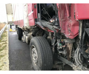 Трима загинали при катастрофа на влак и камион във Видин