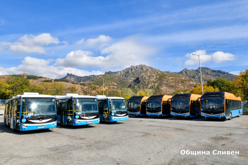 Община Сливен продължава обновяването на обществения градски транспорт. Днес в базата на общинското дружество „Пътнически превози“ на обръщало „Дюлева...