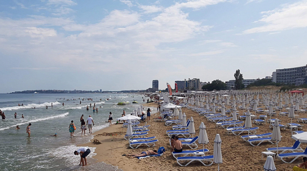 Тази година лятната почивка по Българското Черноморие е по-скъпа и ще става по-скъпа. Това прогнозира в ефира на Нова телевизия директорът на Института...