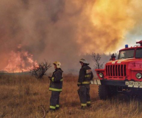 Цяла нощ пожарникари и доброволци се бориха с пожара в Свиленградско 