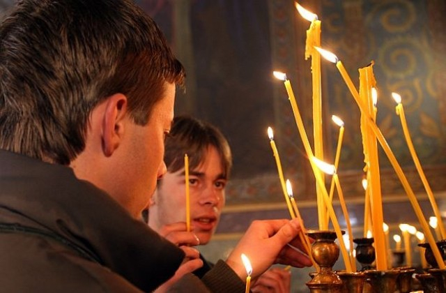Православната църква почита на 10 март паметта на Света мъченица Галина. Имен ден празнуват и Галя, Галена и мъжките еквиваленти на името.
Версиите за...