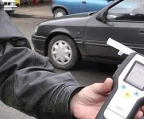 В Търново арестуваха пиян полицай след катастрофа