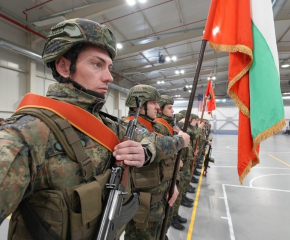 С тържествена церемония на полигон „Ново село“ бе извършена ротация на българския контингент от състава на многонационалната бойна група