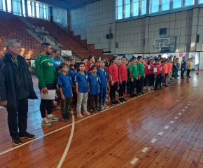 Училищен турнир по народна топка стартира в Спортна зала „Диана“ в Ямбол