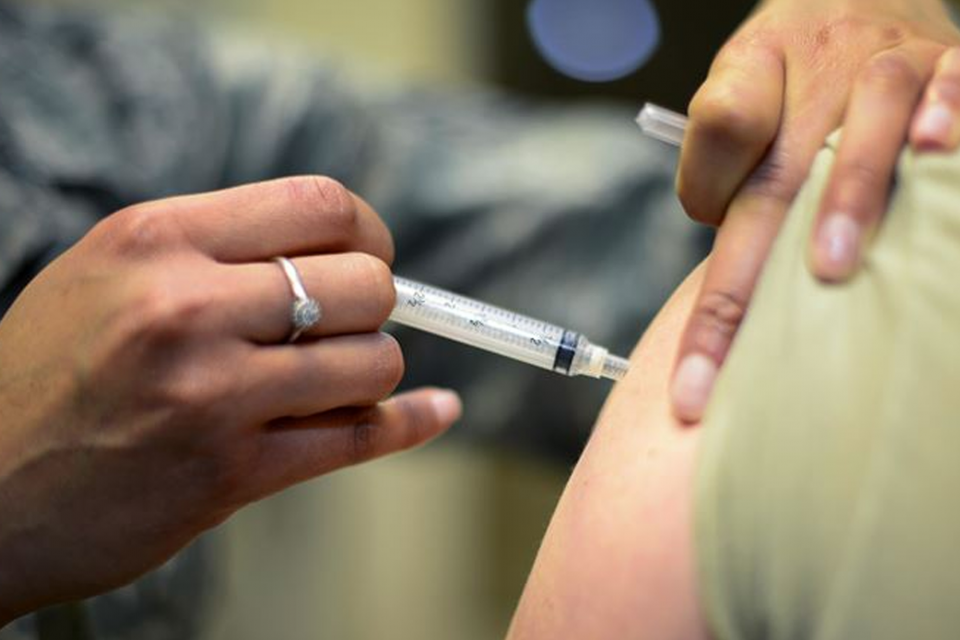 Безплатните противограпни ваксини все още се очакват от личните лекари в цялата страна. Надеждите са около средата на месеца най-сетне да започнат имунизациите.
Много...