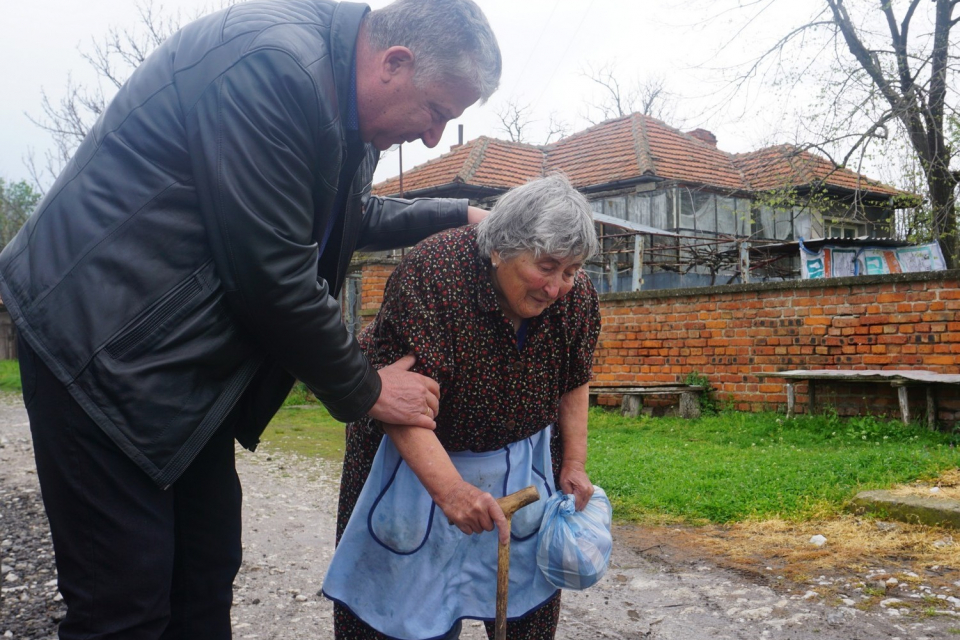 Благотворителната кампания „Великден за баба и дядо“ подкрепи над 1800 самотно живеещи жители на община „Тунджа“, които получиха в домовете си великденски...