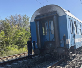 Влак дерайлира край старозагорското село Калитиново