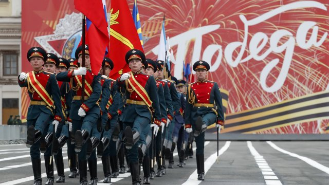 Русия ще отбележи 80-ата годишнина от капитулацията на нацистка Германия през Втората световна война с традиционния военен парад в Москва.
Парадът за...