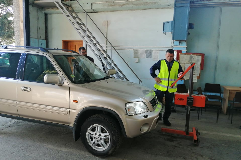 Засилени проверки на полицията в Сливен за техническа неизправност  и промяна в конструкцията на автомобилите

Служители на Териториална полиция и участъци...